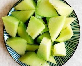 牛奶网纹瓜咋吃,美味多汁，轻松享用的夏日佳品